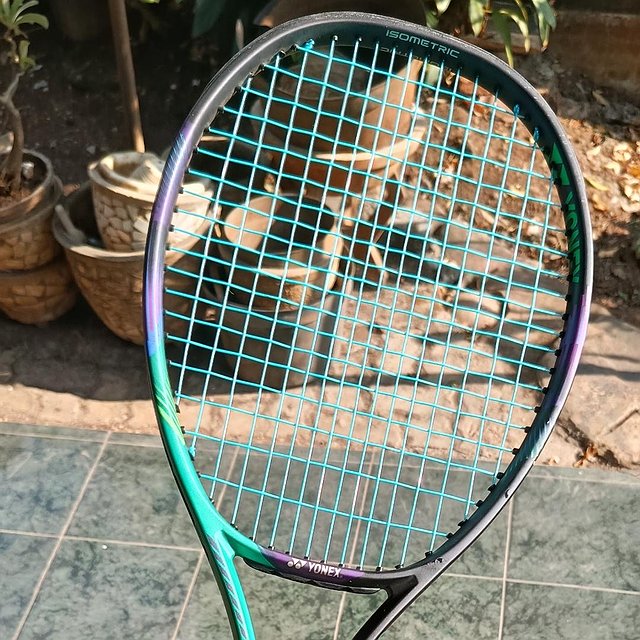 Yonex Vcore Pro 104