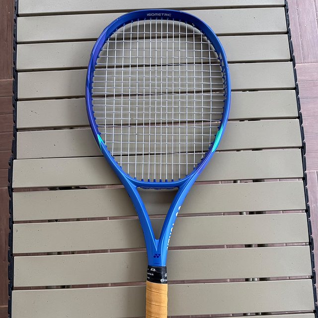 Yonex Ezone Blast Blue 100
